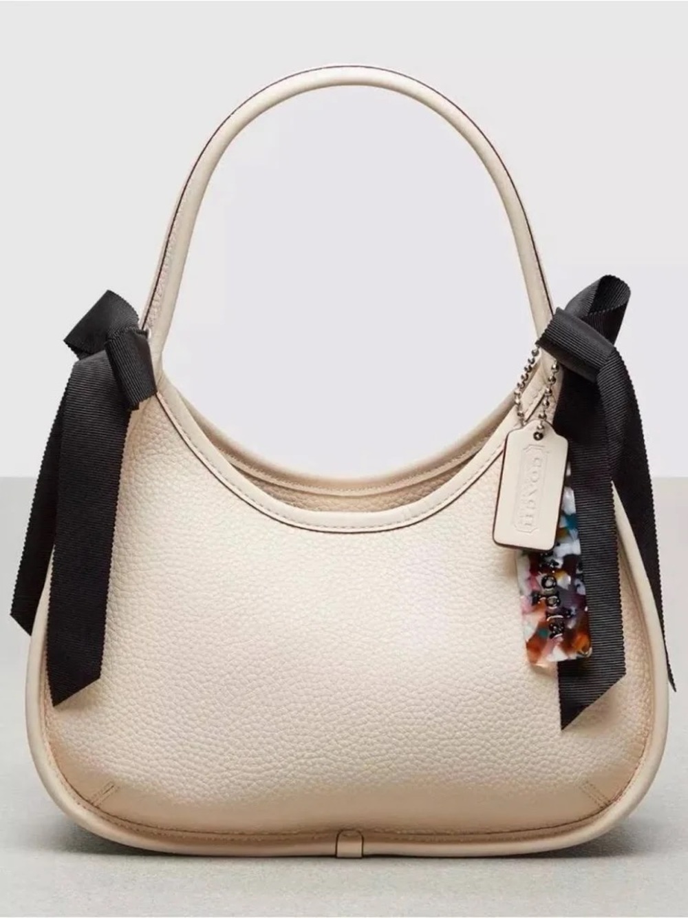 Brand New with Tags Coach Pebbled Leather Shoulder Bag with Bows 🎀🖤